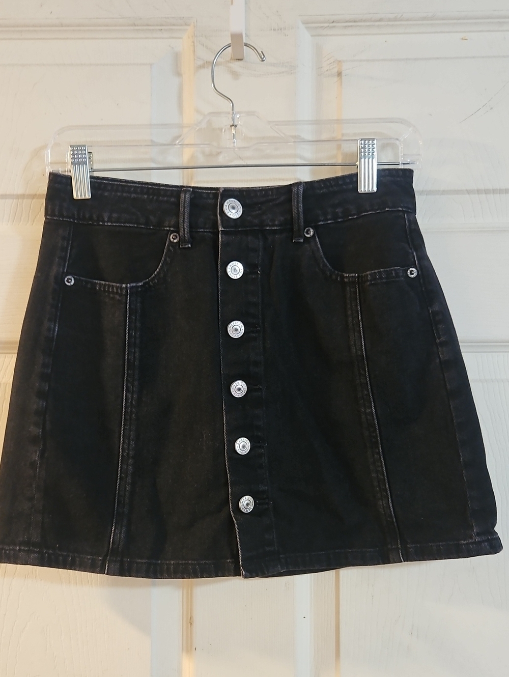 AMERICAN EAGLE HI-RISE A-LINE DENIM SKIRT: BLACK: GREAT CONDITION: SIZE 2